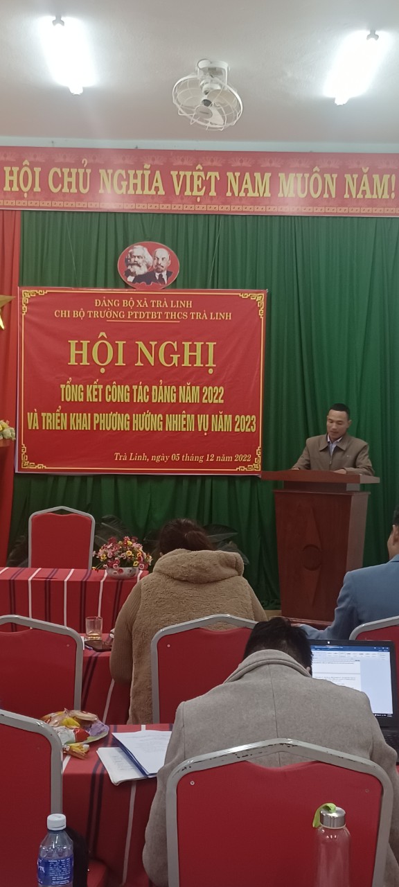 Đ/c: Hồ Văn Dang- Phó bí thư Đảng ủy xã, phó chủ tịch UBND xã phát biểu chị đạo