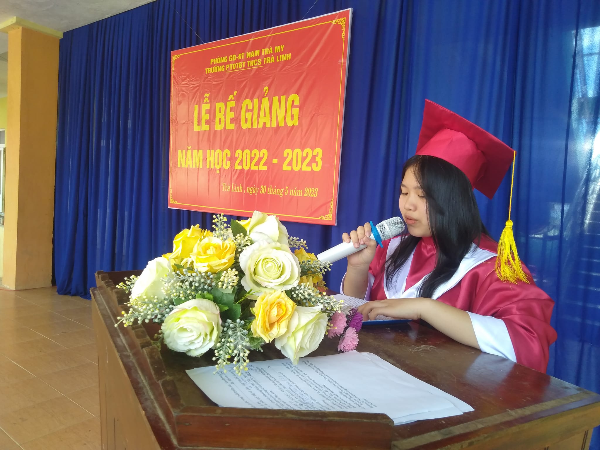 Em: Trần Hồ Ngọc Linh học sinh lớp 9 phát biểu cảm nghĩ khi ra trường